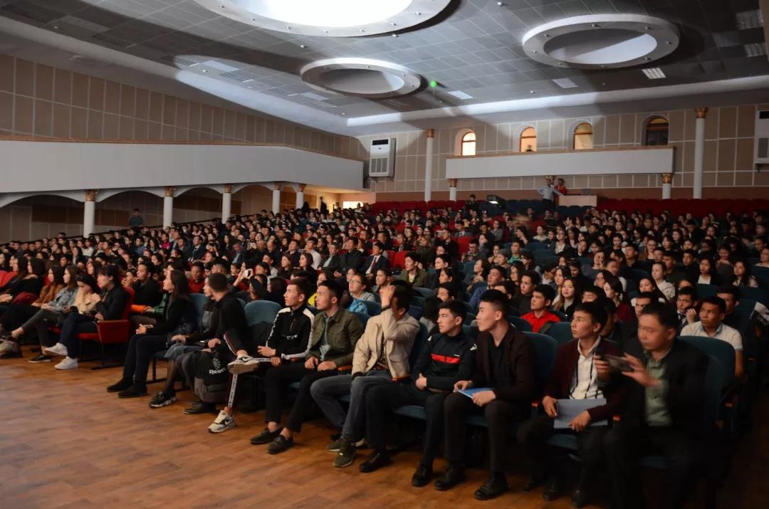 D:\新闻简讯\学院简讯\新建文件夹\微信图片_20190420200851.jpg